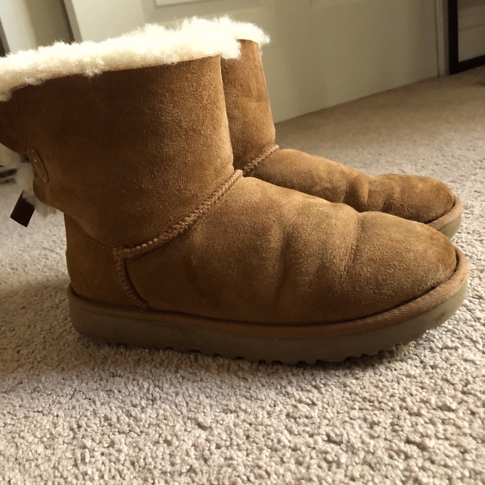 Brown Ugg’s with bow